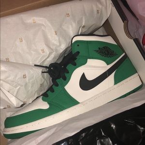 Air Jordan 1 pine green